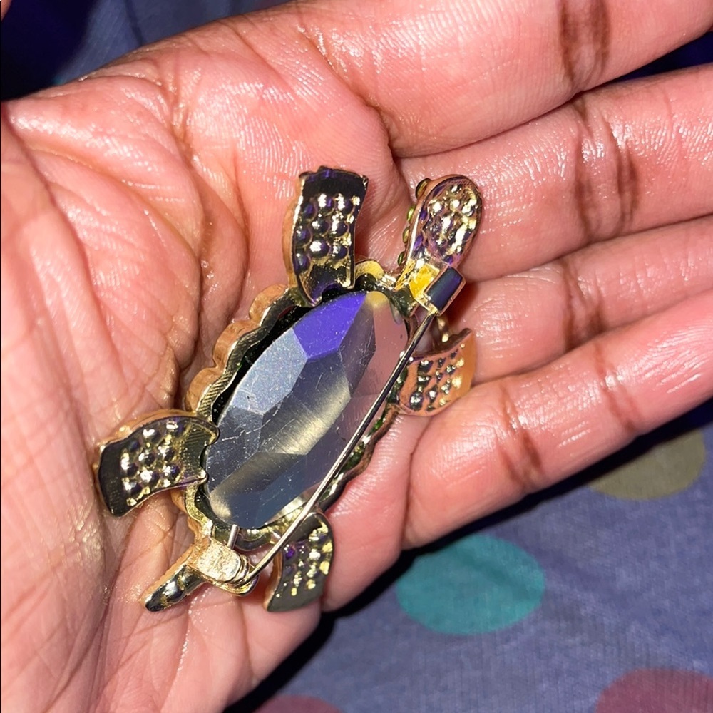 Green Turtle Brooch - Picture 4 of 5